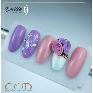 Fleur sur capsule fait avec le Plasti Line White