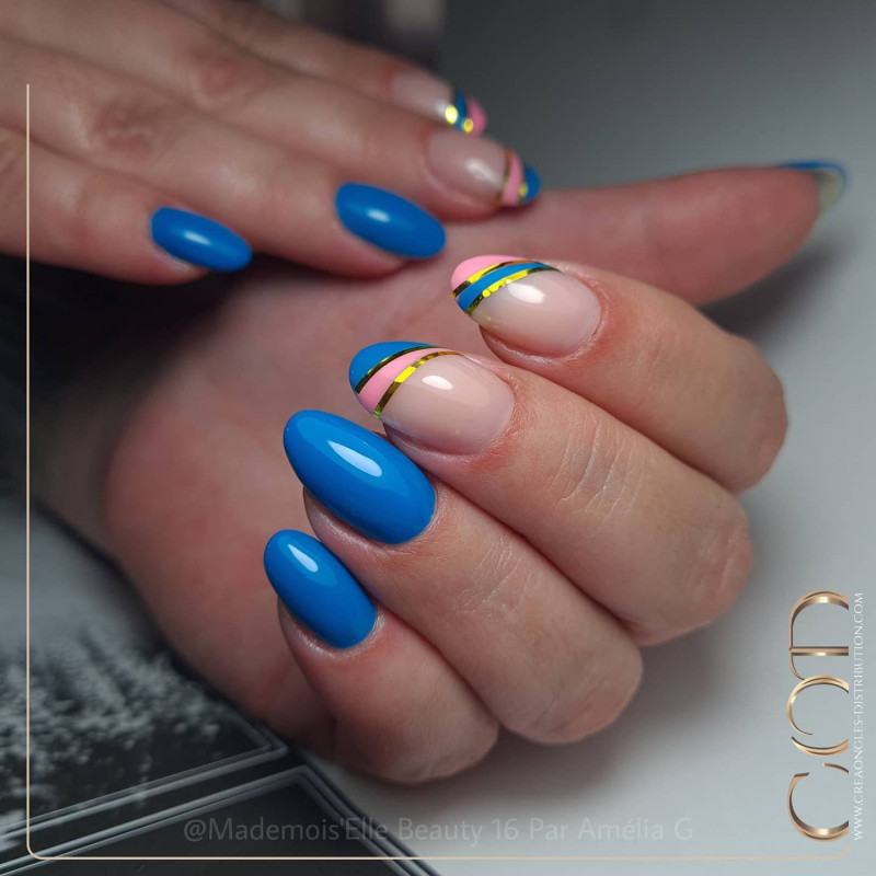 Almond fait avec le My Color Blue Nirvana
