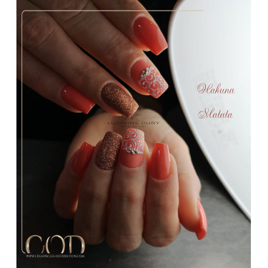 Square fait avec le Glitter Blown Metallic 31
