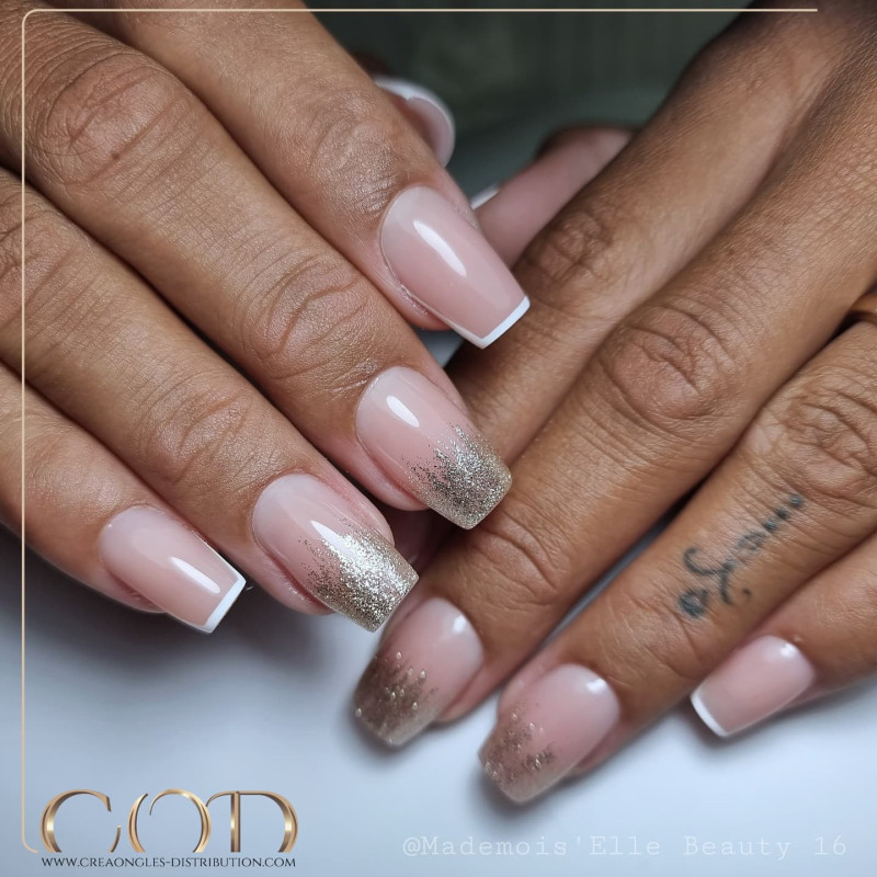Nail art fait avec le Gel couleur Shimmer