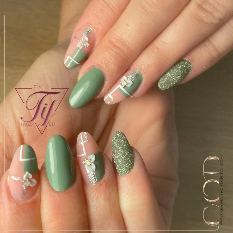 Square fait avec le Glitter Magic Dust Green