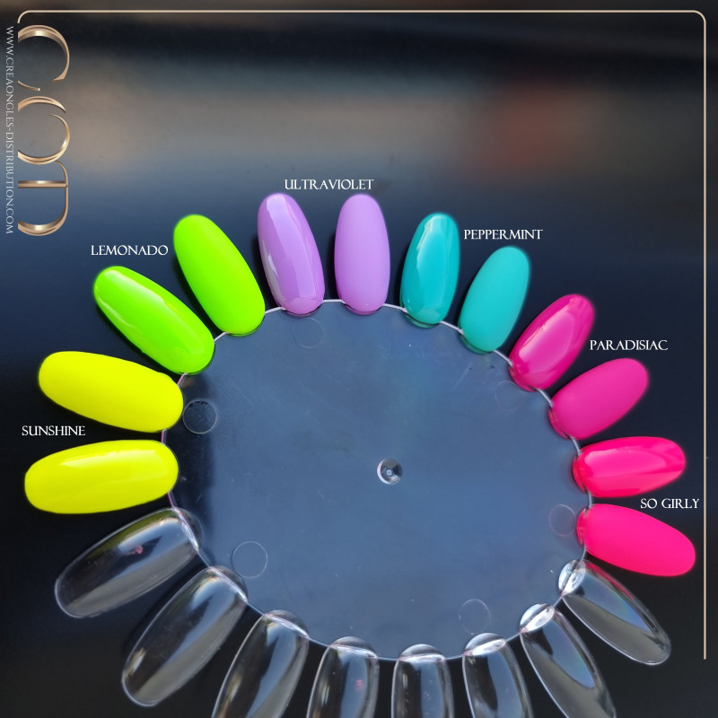 Nuancier de face fait avec le Gel couleur Ultraviolet