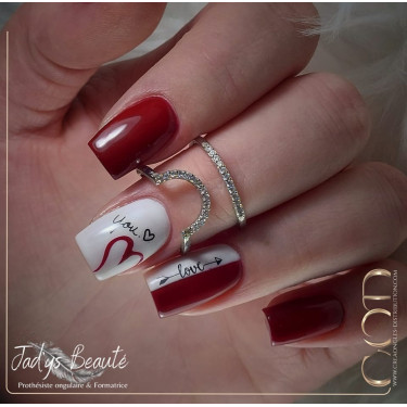 Square fait avec le Gel couleur Love Me