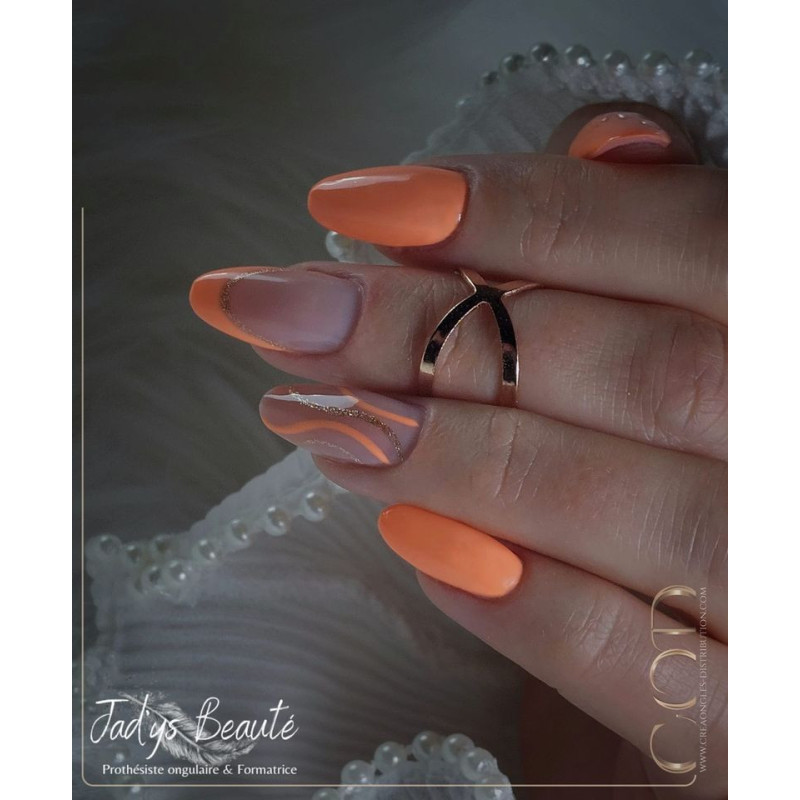 Almond fait avec le Gel couleur oasis