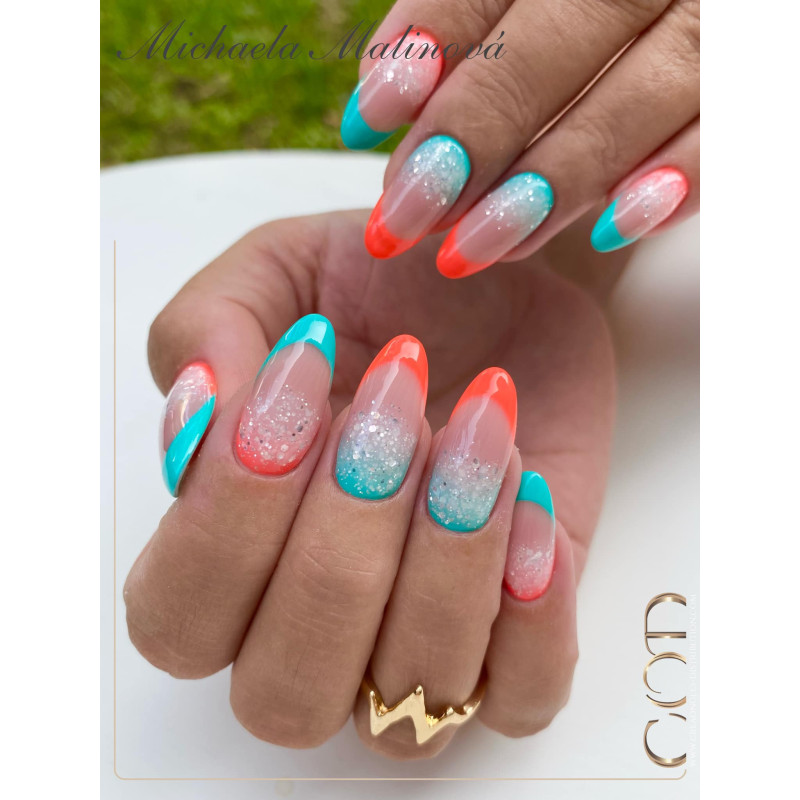 Almond fait avec le Shimmer Milky White