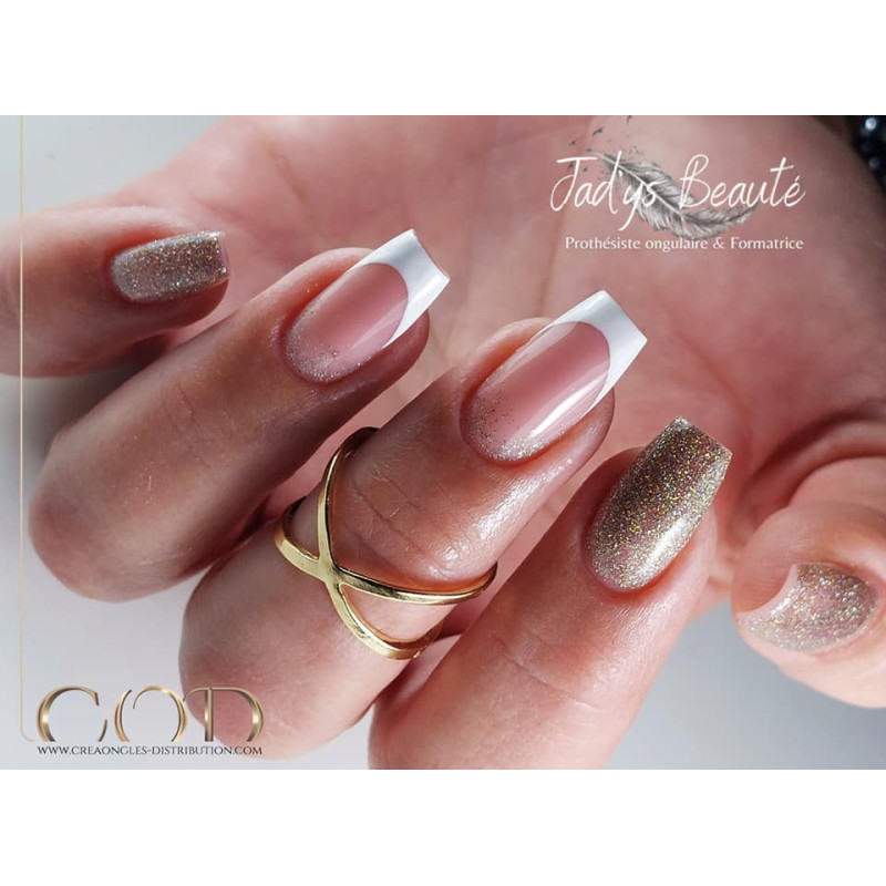 Nail art fait avec le My Color Reflect Moonshine 
