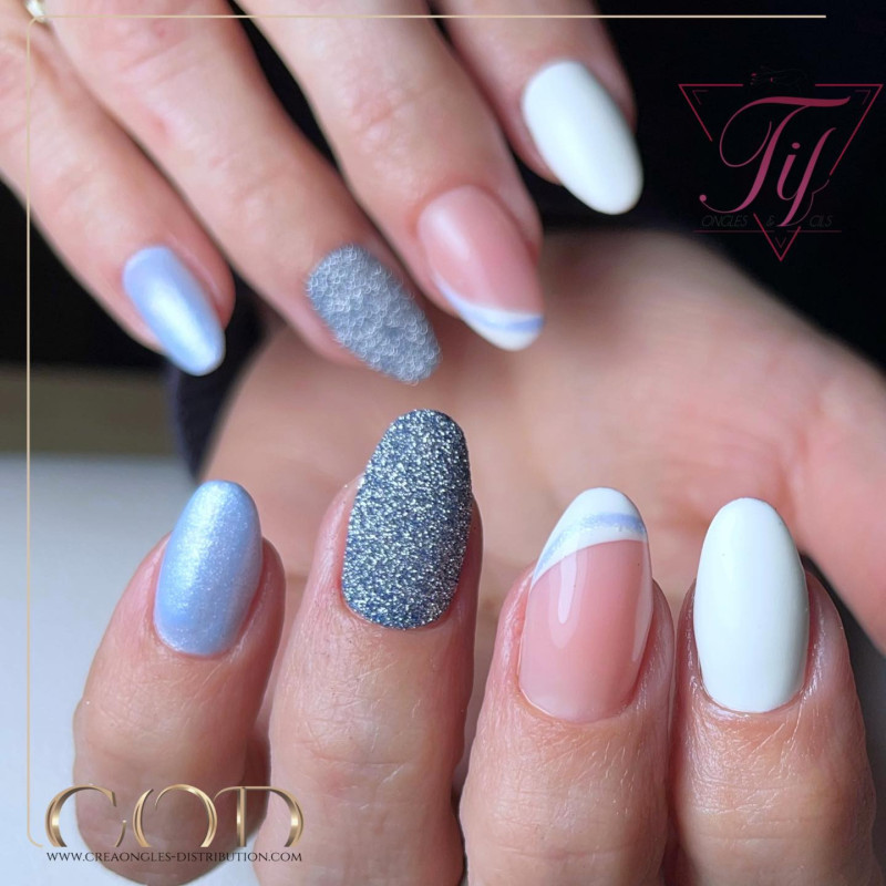 Rounded fait avec le Glitter Magic Dust Blue