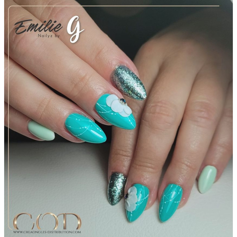 Almond fait avec le Plasti Line White