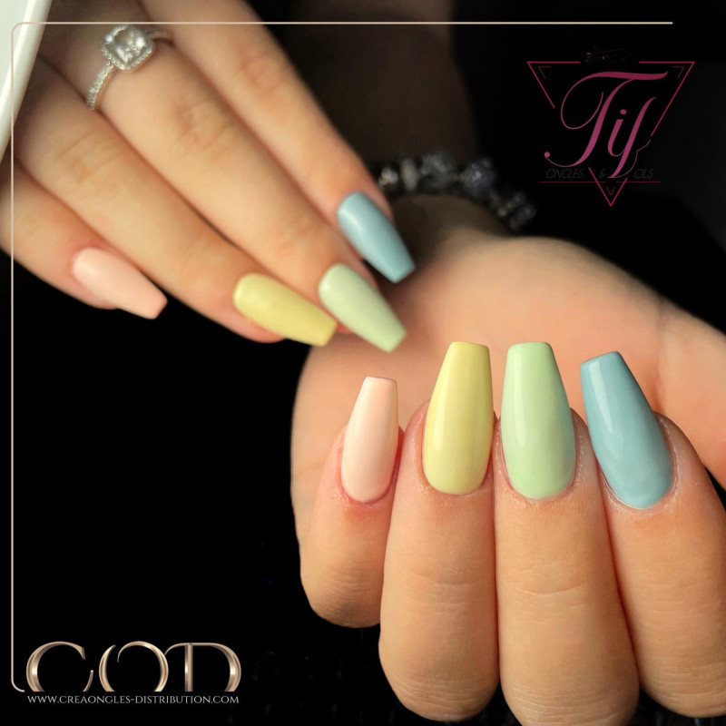 Square fait avec le Gel couleur Aloa
