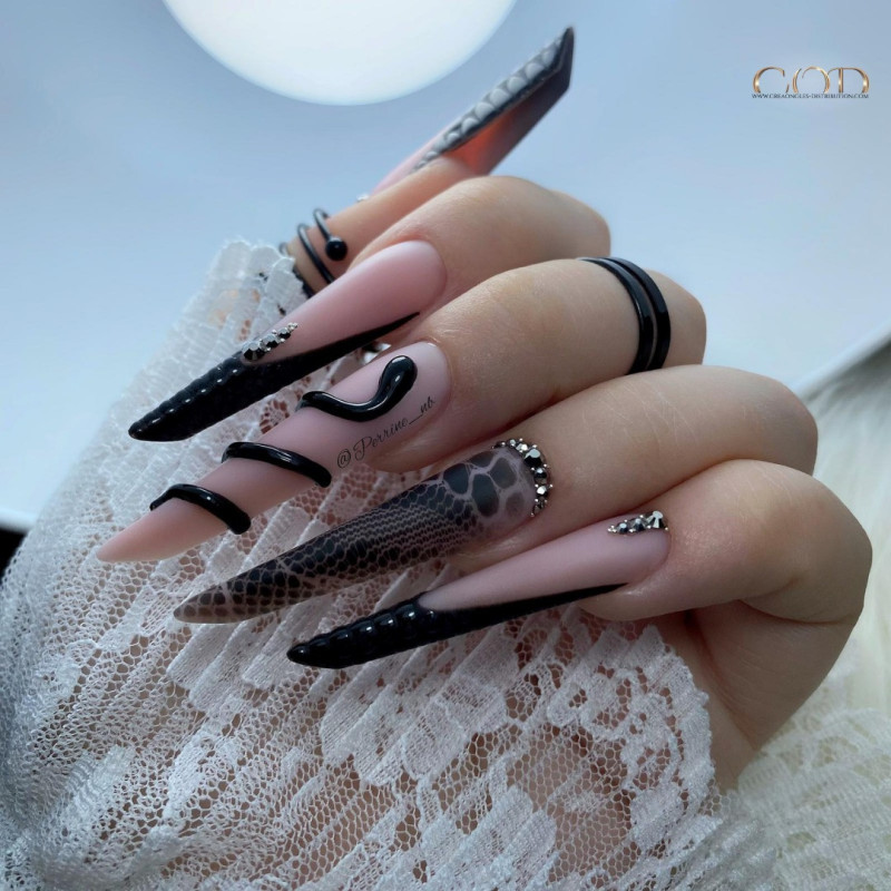 Pose artistique faite avec le Acrygel Cover Natural