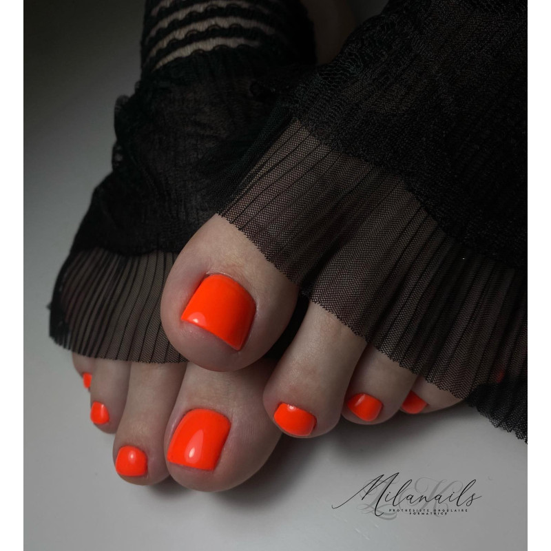 Pose de My Color Colifornia sur des ongles de pied