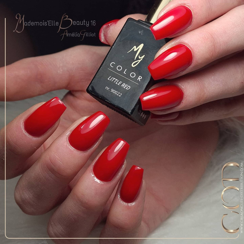 Oval fait avec le My Color Little Red 