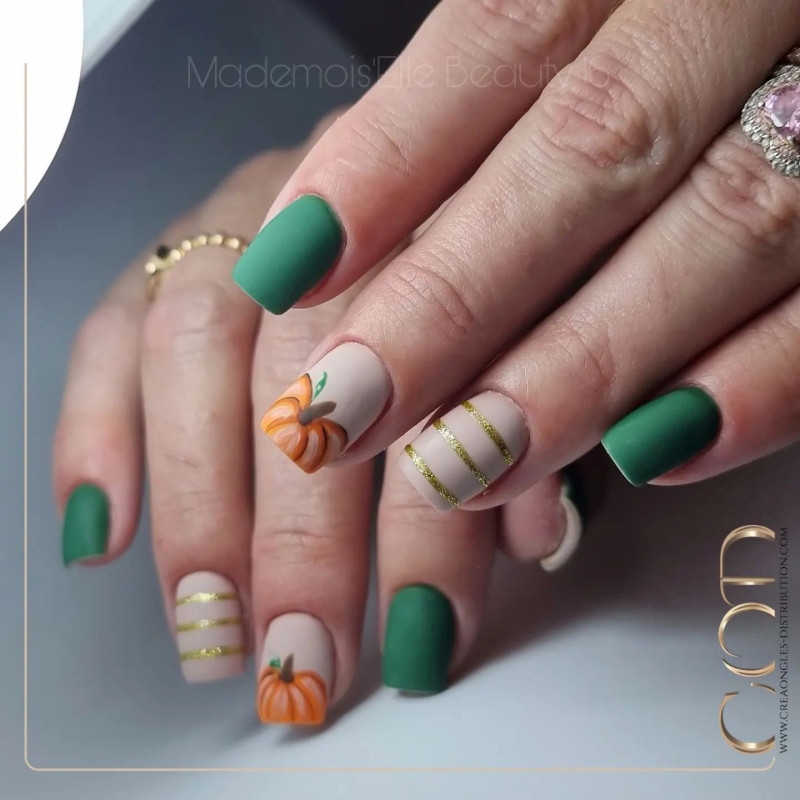 Nailk art fait avec le My Color Money Money