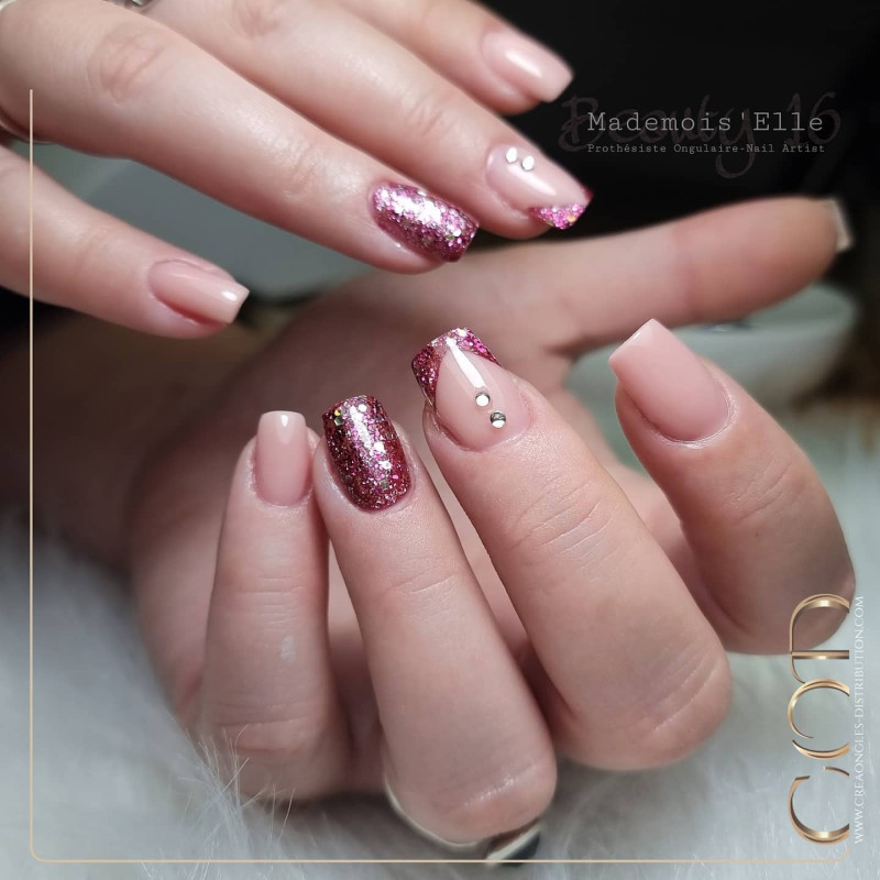 Nail art fait avec le O Shinning Bomb