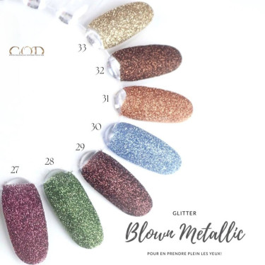 Nuancier fait avec le Glitter Blown Metallic 31