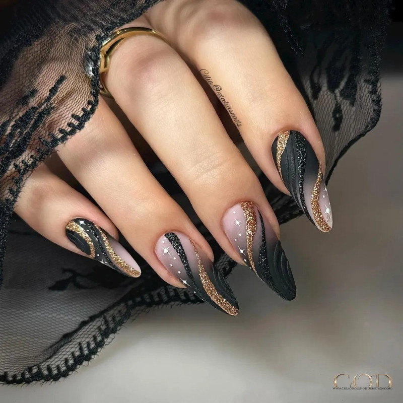 Almond rose noir et Glitter Metallic 16