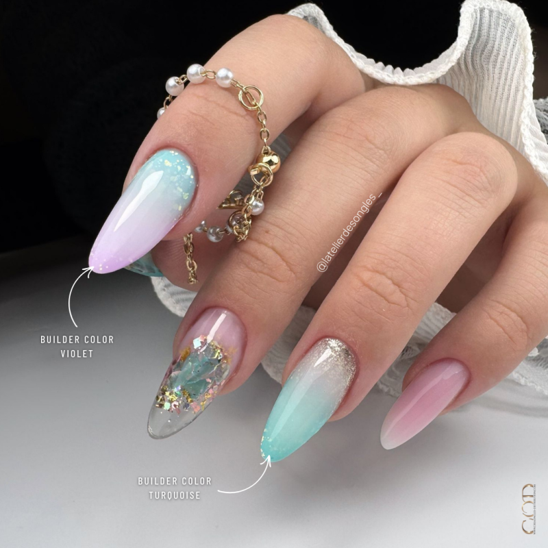 Pose ongles en amandes avec les Builder Color Turquoise et Violet