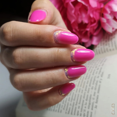 Pose ongle avec le Builder Color Neon Pink