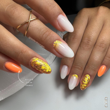 Pose ongles amande avec le Builder Color Orange
