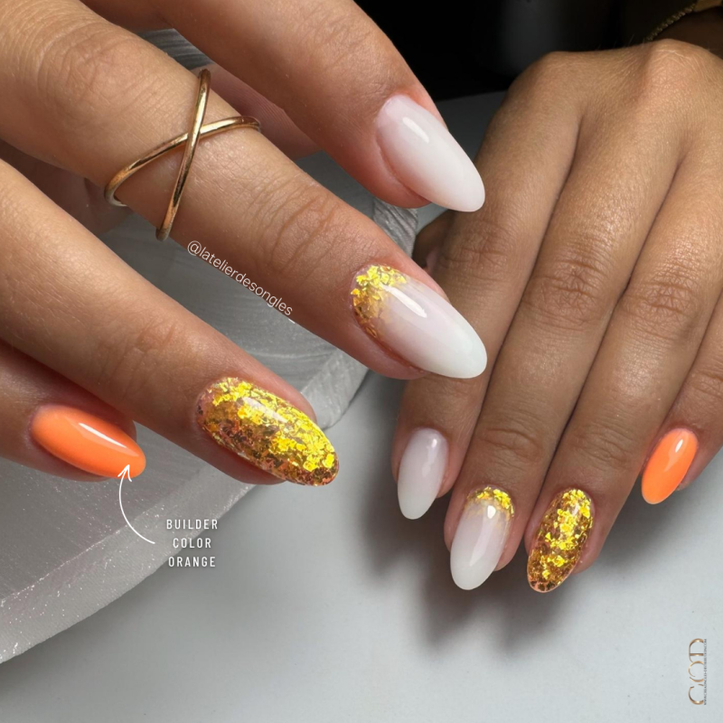 Pose ongles amande avec le Builder Color Orange