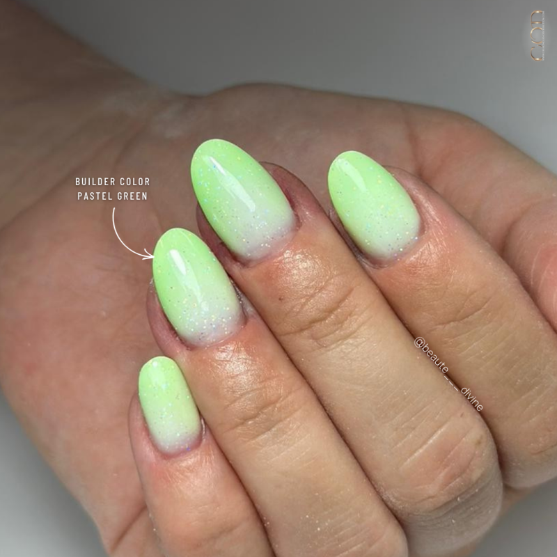 Pose ongles avec le Builder Pastel Green