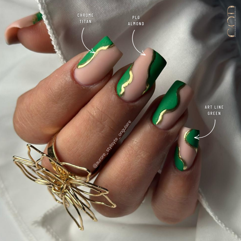 Pose carrée avec le Pro Liquid Gel Almond, le Art Line Green et le Chrome Titan