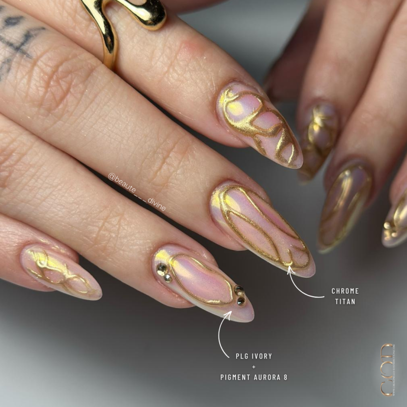 Pose en amande avec le Pro Liquid Gel Ivory, le Pigment Aurora 8 et le Chrome Titan