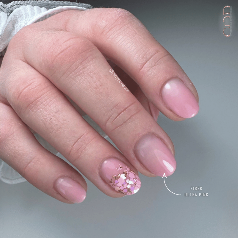 Pose ovale avec le Fiber Ultra Pink