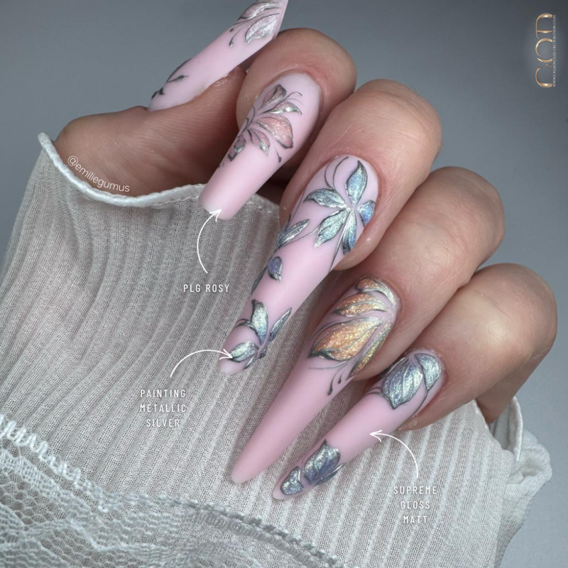Pose en amande russe avec le PLG Rosy, le Painting Metallic Silver, les My Color Pearl et la Supreme Gloss Matt