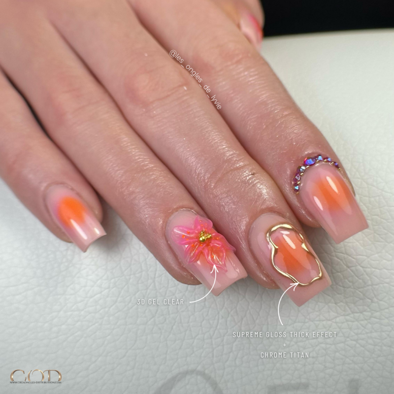 Pose carrée avec la Supreme Gloss Thick Effect et le Gel 3D Clear