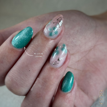 Pose d'ongles avec le vsp Laguna de la Rainbow Collection