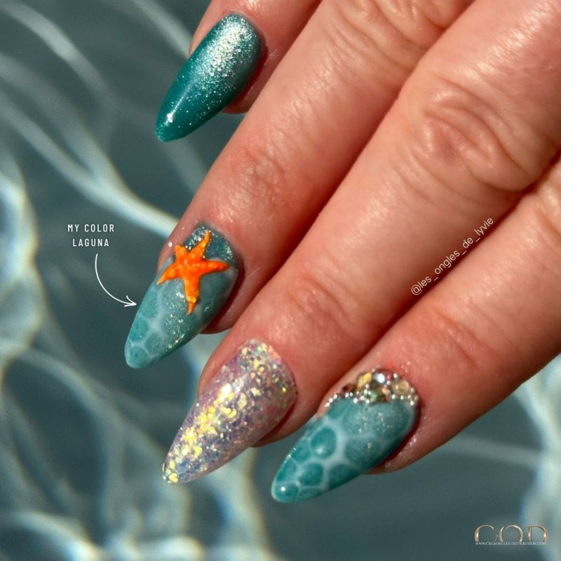 Pose d'ongles avec le vsp Laguna de la Rainbow Collection