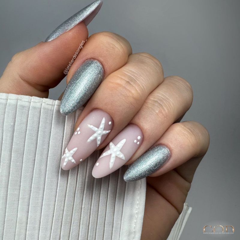 Pose d'ongles en amande avec le My Color Cloud Caress
