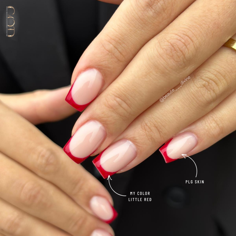 Pose carrée avec le My Color Little Red en french et le PLG Skin