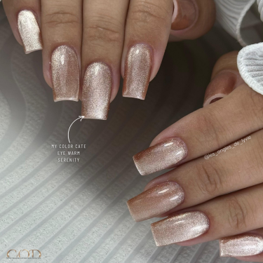 Pose salon avec le cat Eye Warm Serenity