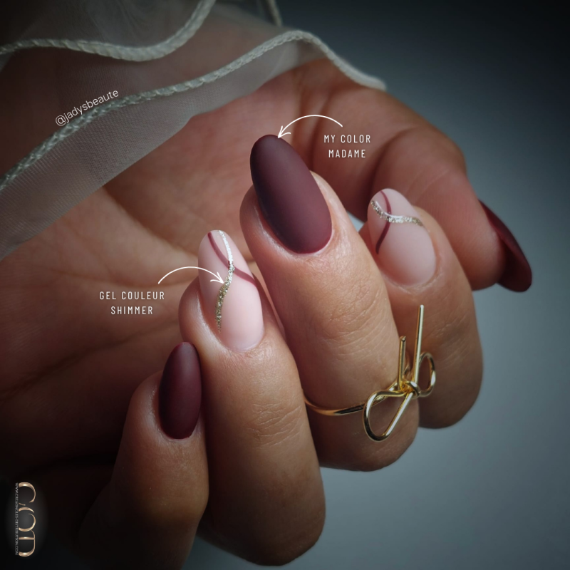 Pose en amandes avec le My Color Madame et le gel couleur Shimmer