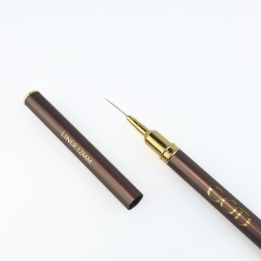 Zoom sur la pointe du pinceau liner 12mm