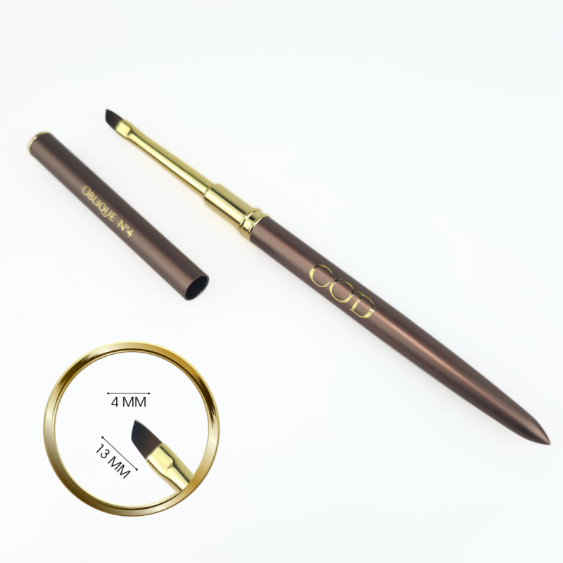 Pinceau oblique n°4 de loin et avec zoom sur pointe