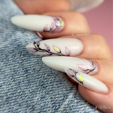 photo pose d'ongle aquarelle