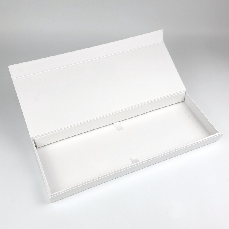 Cadeau 26 - Grande boîte de présentation COD ouverte