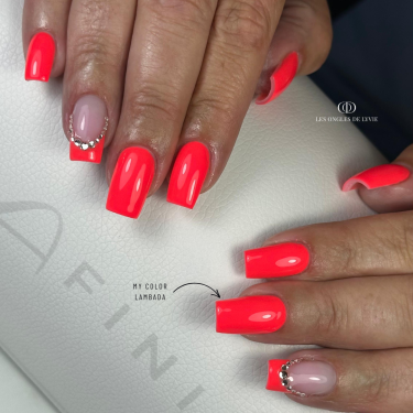 Pose d'ongles carrée avec le My Color Lambada