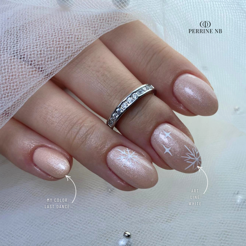 Pose ovale avec le My Color Last Dance, nude beige irisé