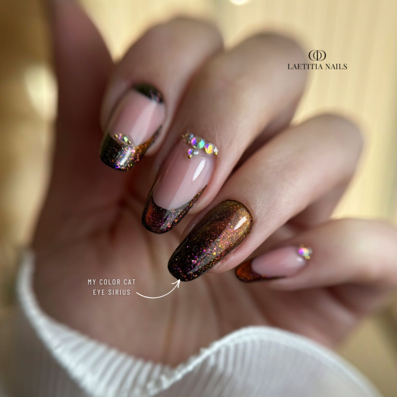 Pose en amande avec le My Color Back in Black et Cat Eye Sirius