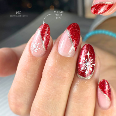 Pose en amandes avec le My Color Fall In Love, rouge pailleté