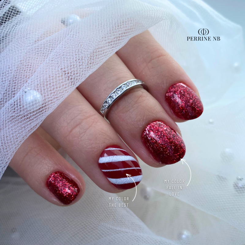 Pose ovale avec le My Color Fall In Love, rouge pailleté