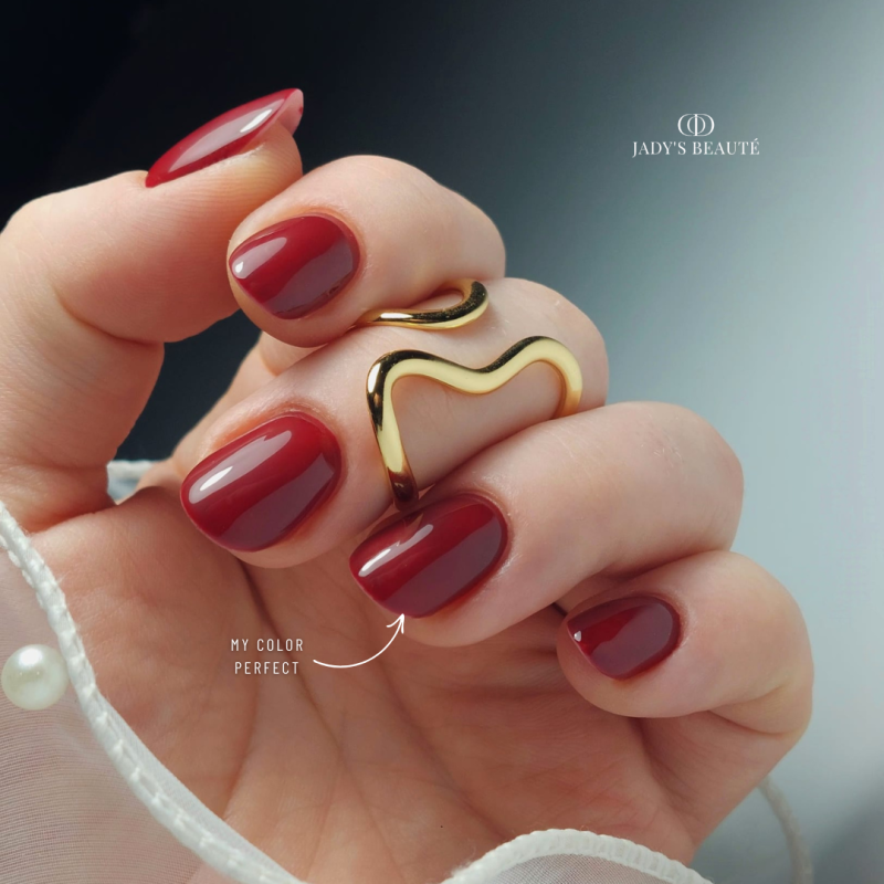 Pose ovale avec le My Color Perfect, bordeaux cerise