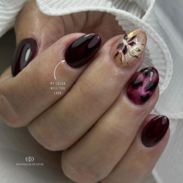 Pose en amandes avec le My Color Will You Love, bordeaux violine noir