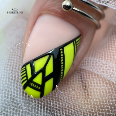 Pose en amandes avec le My Color Hello Sunshine, jaune néon