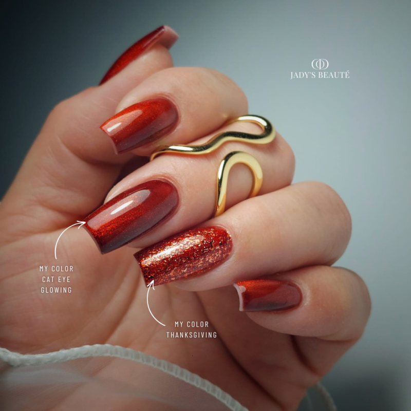 Pose carrée avec le My Color Thanksgiving, rouge pailleté flakes