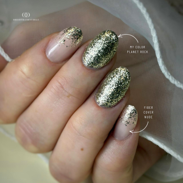 Pose ovale avec le My Color Planet Rock, doré champagne flakes